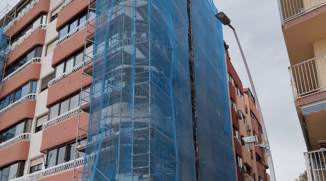 Rehabilitación de la fachada del edificio La Rosaleda en Benidorm