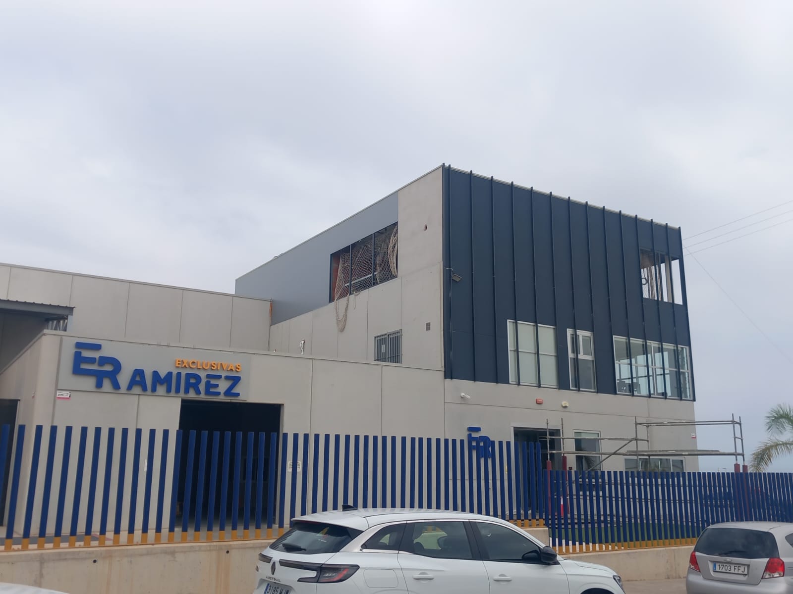 terminación ampliación nave Exclusivas Ramírez en Alicante